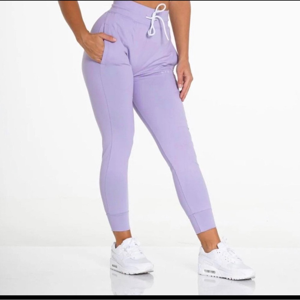nvgtn joggers lilac size medium